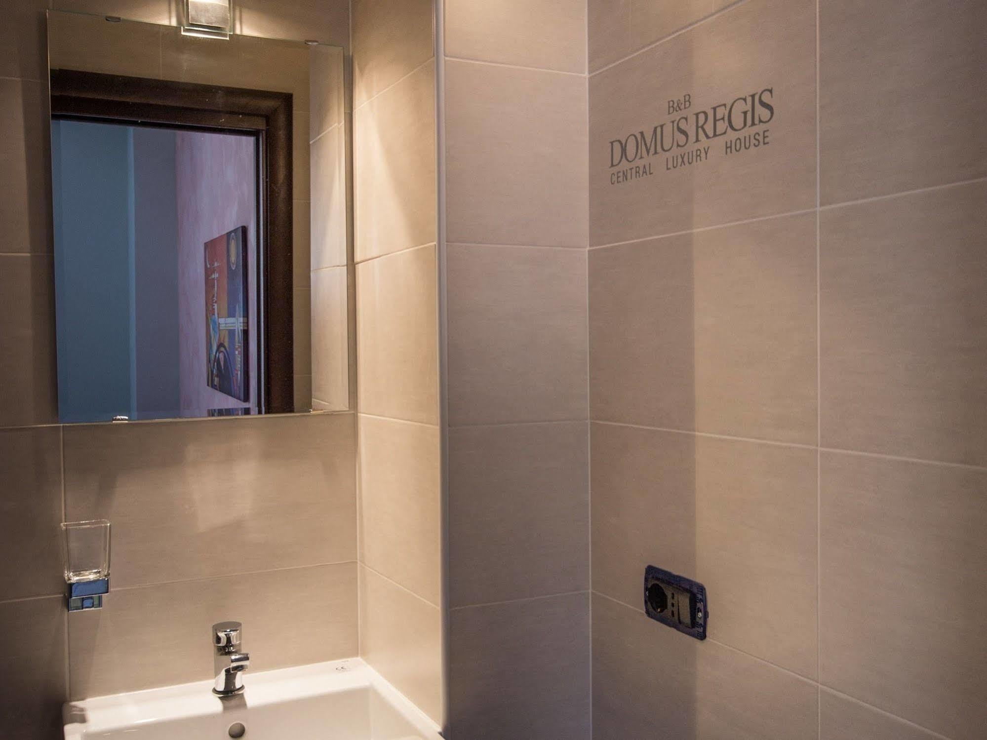 Domus Regis Bed & Breakfast Cagliari Ngoại thất bức ảnh